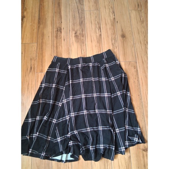 Torrid Womens Plus Size 2 Black Pink Plaid Skater Skirt with Pockets Jersey Knit - Picture 7 of 7